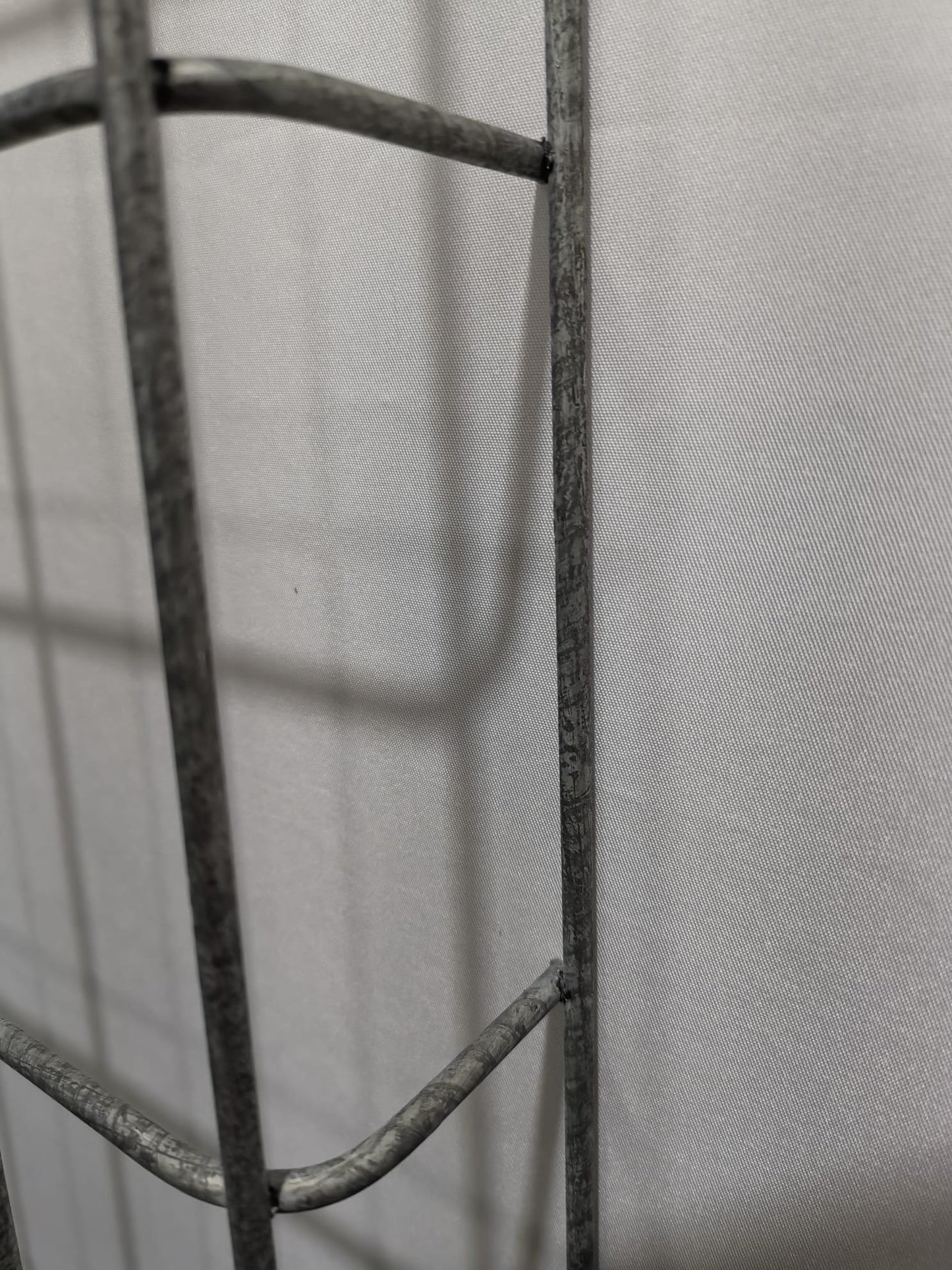 Treillis Longueur 29 cm, profondeur 5 cm, mailles 5 x 10 cm