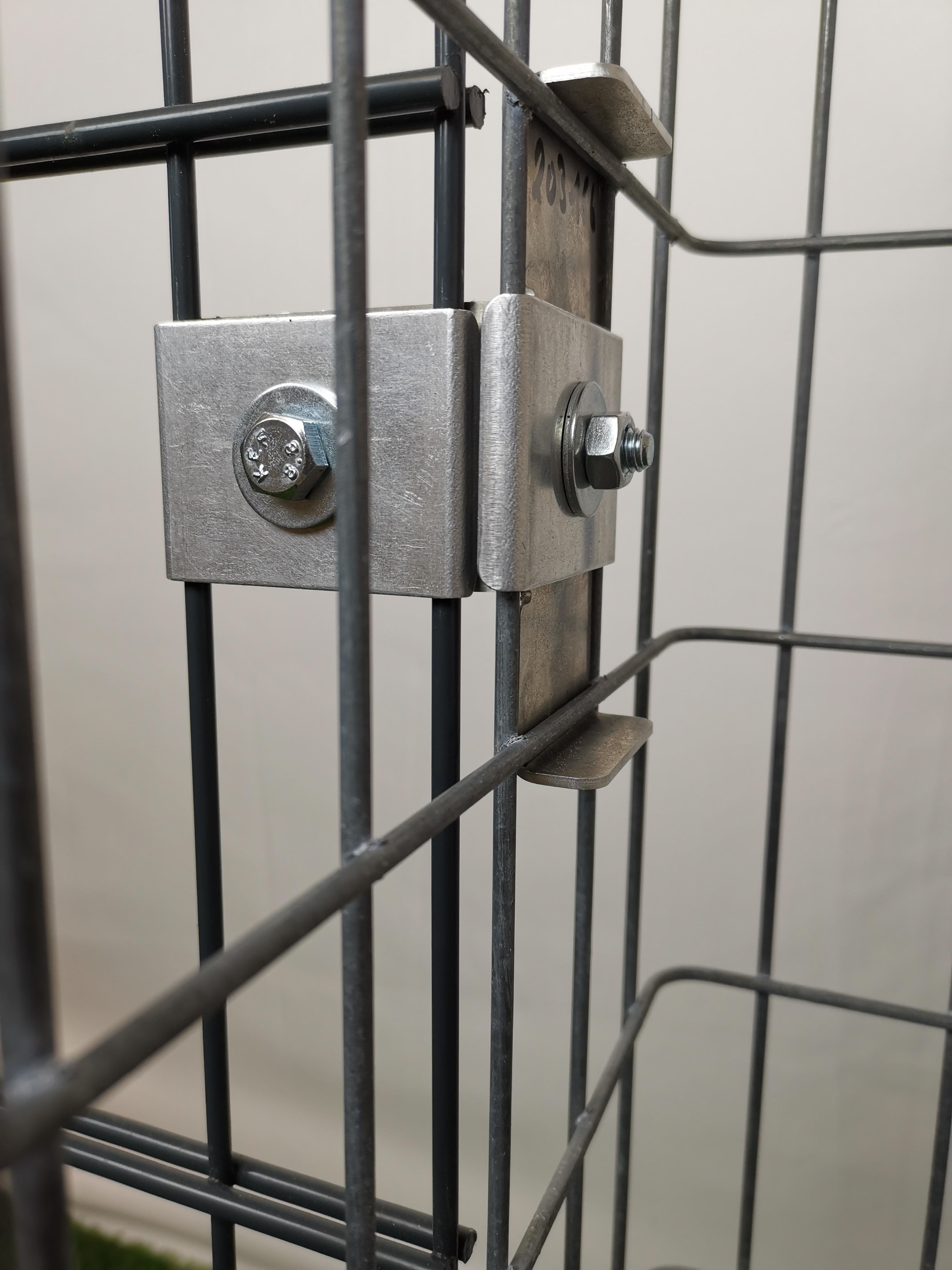 Klemme med hegnsholder 5 x 10 cm til dobbelt stangmåtte, aluminium