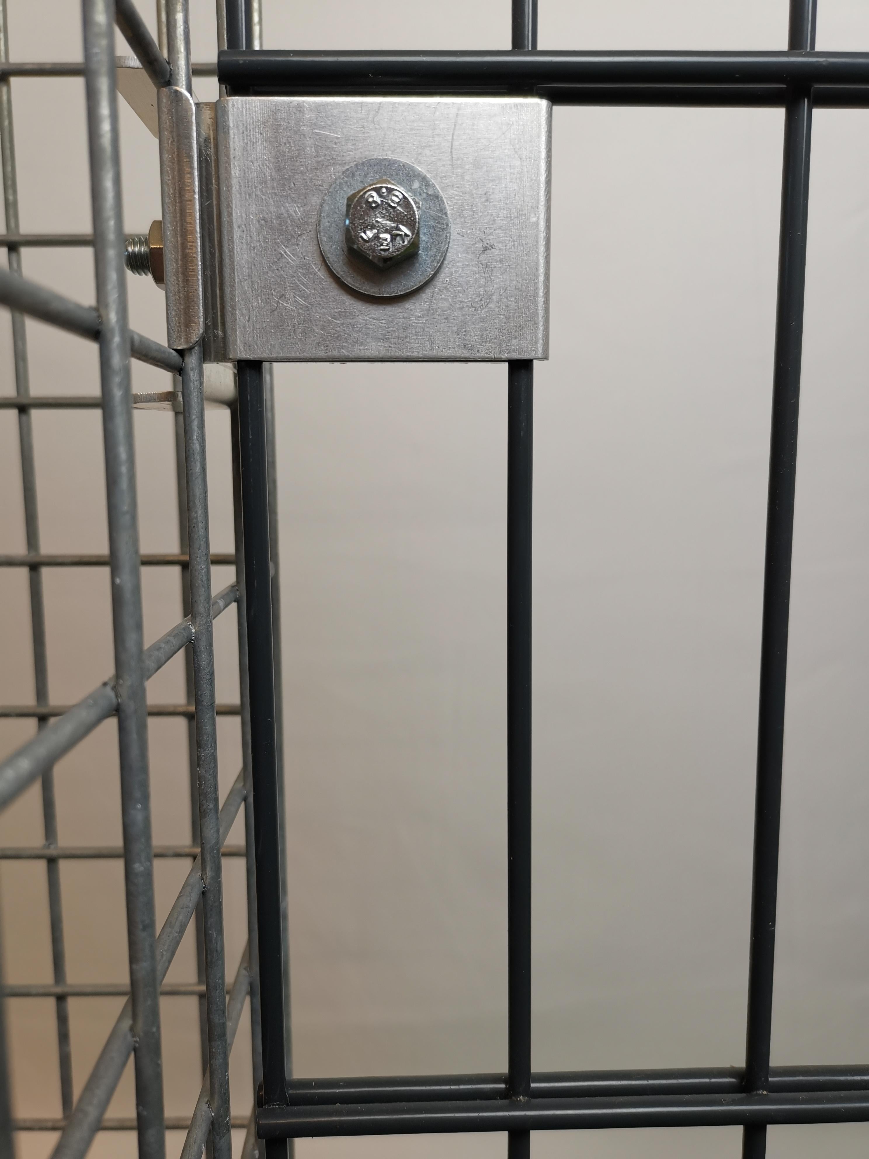 Klämma med staketfäste 5 x 5 cm för dubbelt trådnät, aluminium