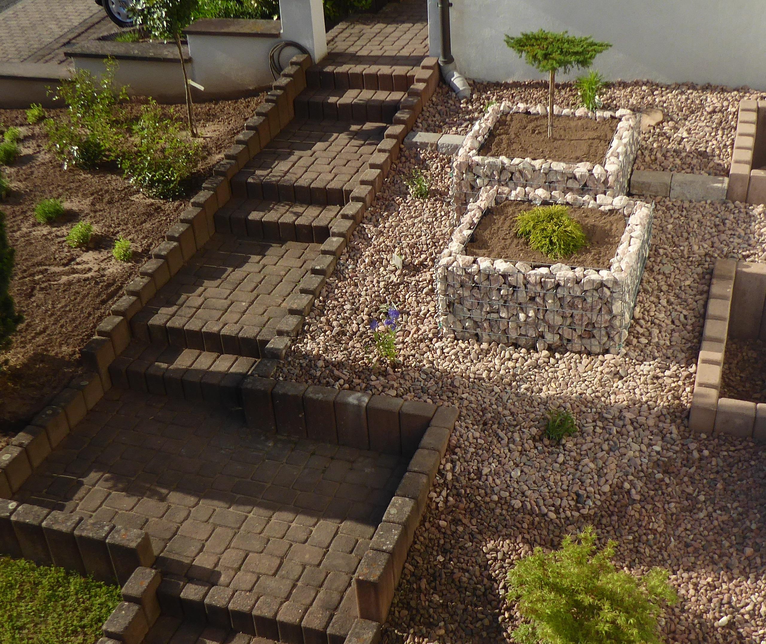 Högbädd, fyrkantig 100 cm x 50 cm x 100 cm (L x H x D), maskstorlek 5 x 10 cm, väggtjocklek 10 cm