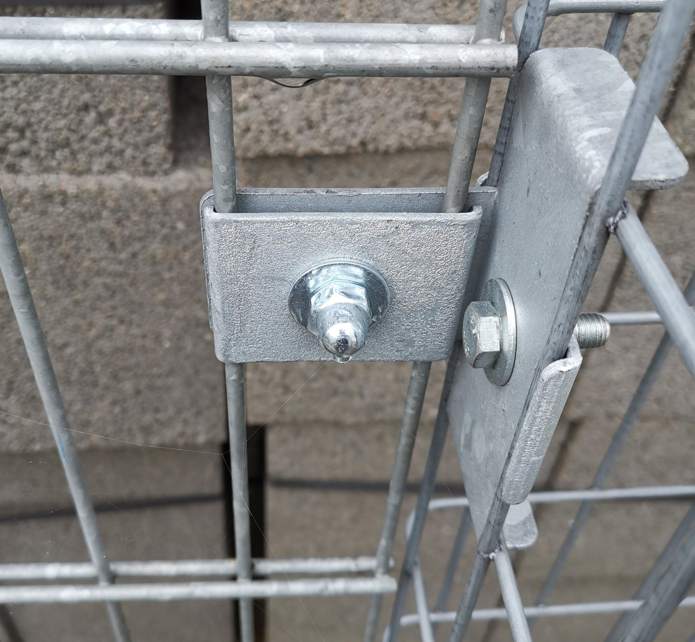 Abrazadera con estribo para valla 5 x 10 cm, para tela metálica doble, galvanizada