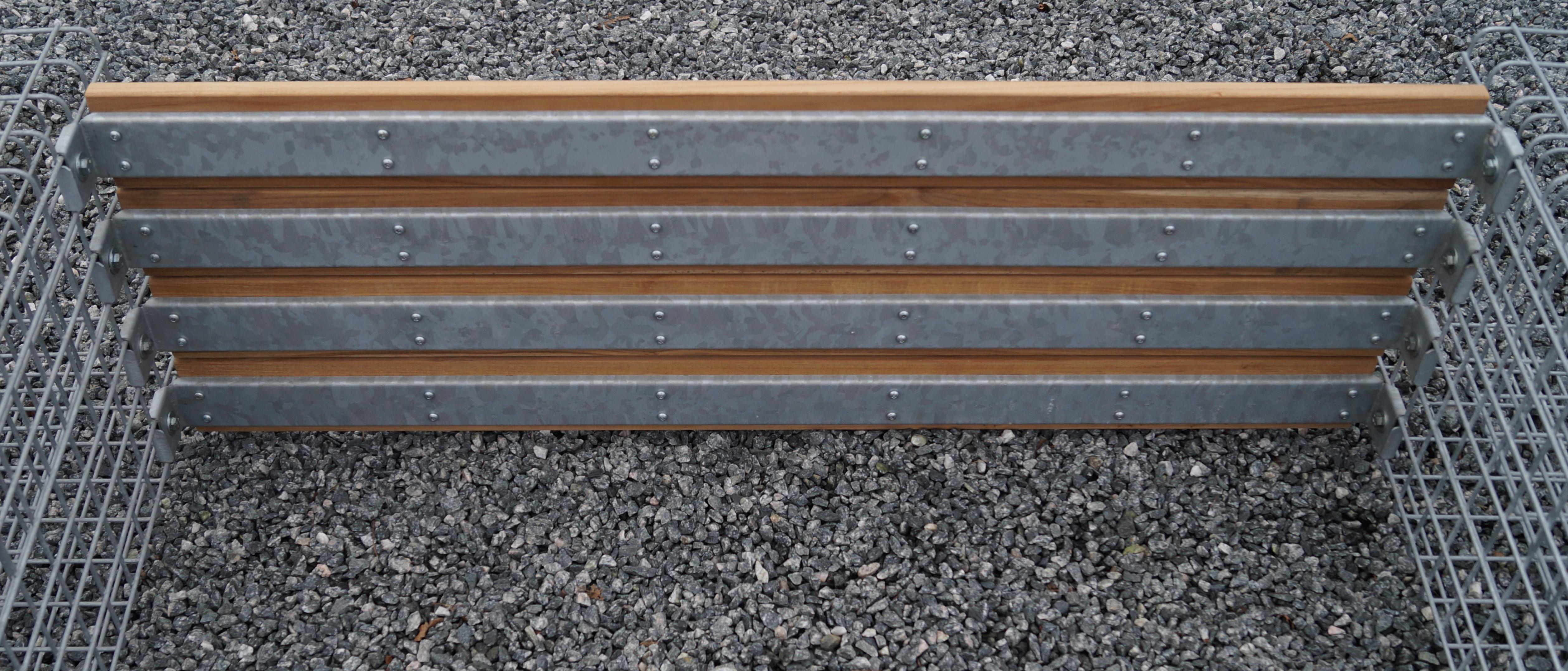 Schanskorfbank met 3 spiraalvormige schanskorven van Cumaru hout, 205 cm lang x 60 cm hoog x 37 cm diep, gegalvaniseerd, MW 5 x 5 cm