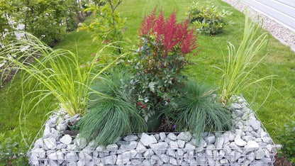 Lit surélevé carré 120 cm x 50 cm x 50 cm (L x H x P), mailles 5 x 5 cm, épaisseur des parois 10 cm